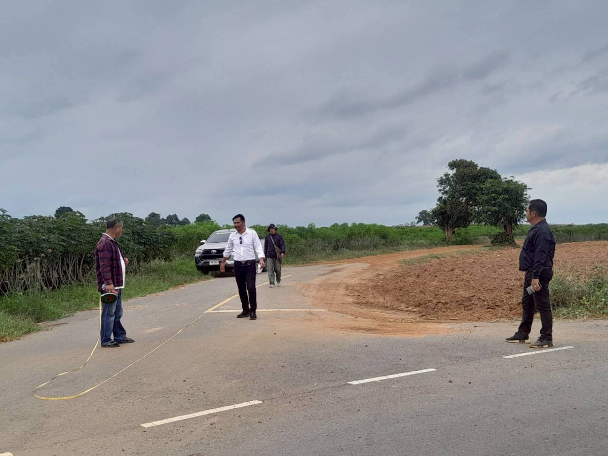 สำรวจพื้นที่ก่อสร้างถนนคอนกรีตเสริมเหล็ก ถนนหนองข้าวเหนียว บ้านโนนเหลื่อม-บ้านหัวเขาทอง หมู่ที่ 2