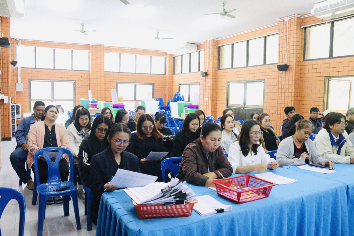 ประชุมเจ้าหน้าที่อบต. เพื่อเตรียมความพร้อมวันส่งมอบ-รับมอบหีบบัตรเลือกตั้ง วัสดุเลือกตั้ง ในการเลือกตั้งสมาชิกสภาองค์การบริหารส่วนตำบลอุดมทรัพย์และนายกองค์การบริหารส่วนตำบลอุดมทรัพย์ 