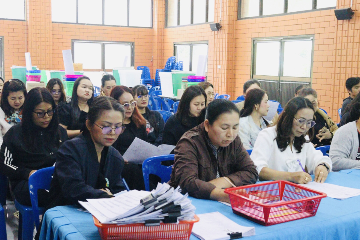 ประชุมเจ้าหน้าที่อบต. เพื่อเตรียมความพร้อมวันส่งมอบ-รับมอบหีบบัตรเลือกตั้ง วัสดุเลือกตั้ง ในการเลือกตั้งสมาชิกสภาองค์การบริหารส่วนตำบลอุดมทรัพย์และนายกองค์การบริหารส่วนตำบลอุดมทรัพย์ 