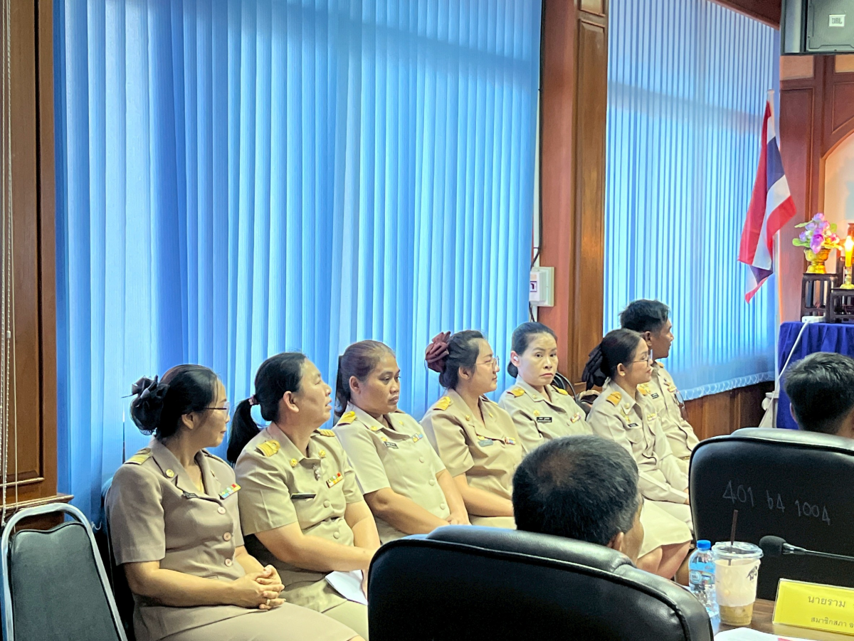 ประชุมสภาองค์การบริหารส่วนตำบลอุดมทรัพย์ ครั้งแรก