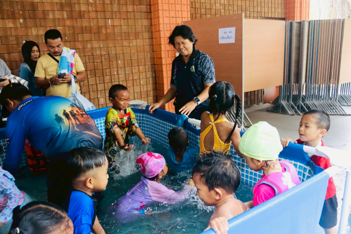 พิธีเปิดโครงการเฝ้าระวังป้องกันเด็กจมน้ำ ศูนย์พัฒนาเด็กเล็กในตำบลอุดมทรัพย์ ประจำปีงบประมาณ พ.ศ. 2569