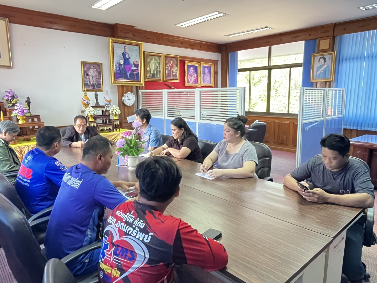 ประชุมชี้แจ้งการปฏิบัติงานของพนักงานกู้ชีพ กองสาธารณสุขและสิ่งแวดล้อม 