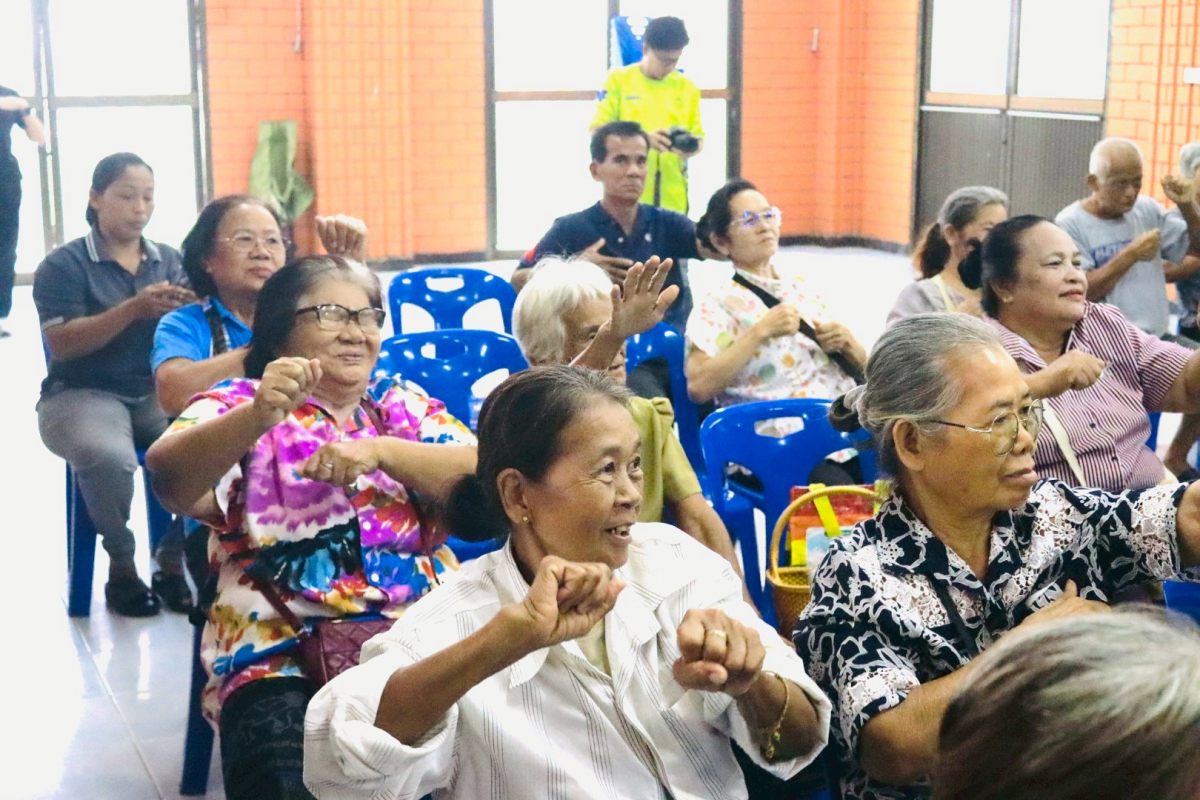 พิธีเปิดโครงการพัฒนาคุณภาพชีวิตผู้สูงอายุและคนพิการร่วมกับภาคีเครือข่ายในชุมชน "การฟื้นฟูสุขภาพผู้สูงอายุที่มีปัญหาการเคลื่อนไหวและคนพิการ อำเภอวังน้ำเขียว" 