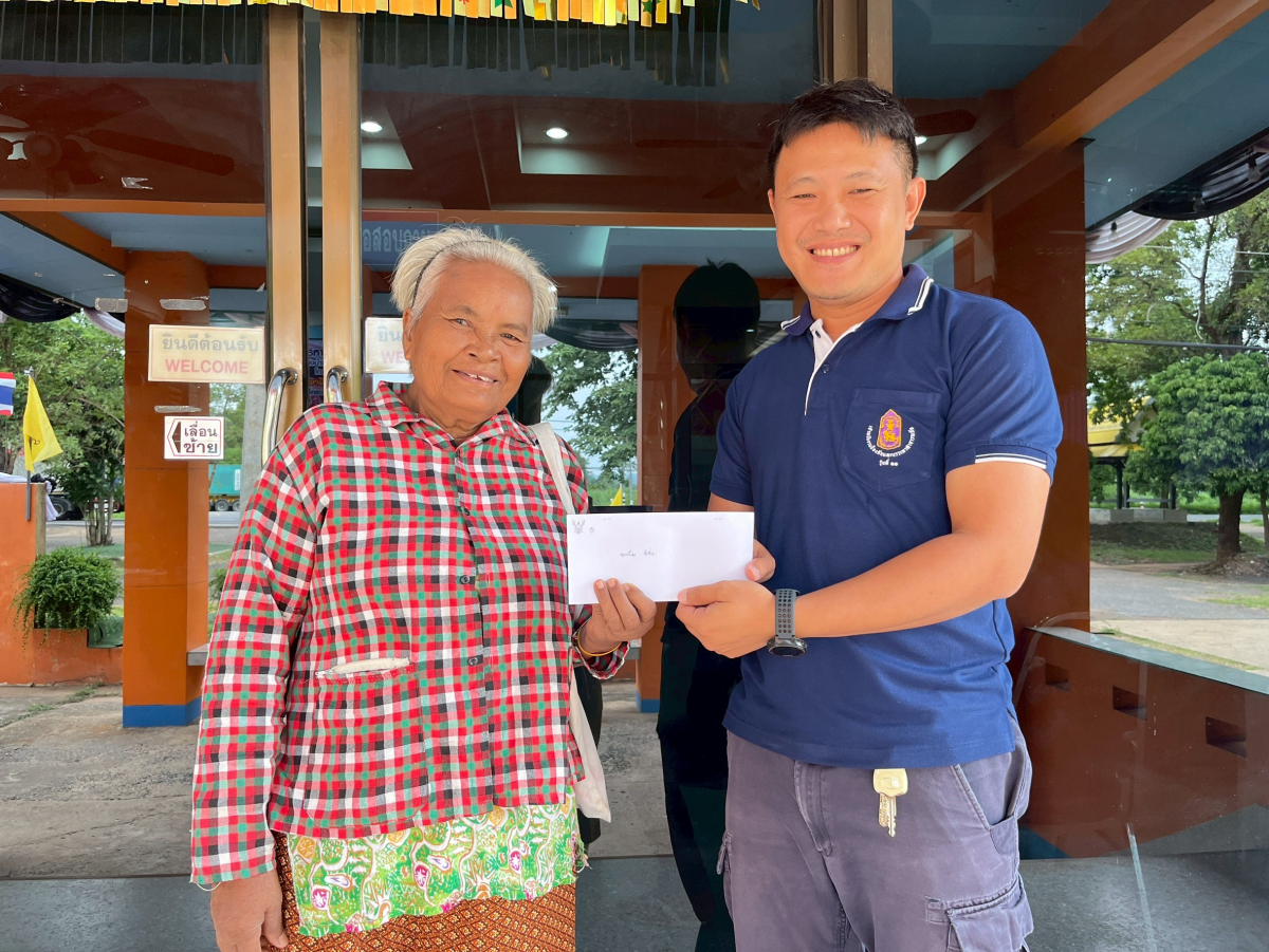 อบต.อุดมทรัพย์ มอบเงินช่วยเหลือผู้ประสบภัยพิบัติกรณีฉุกเฉิน เหตุวาตภัย ประจำปีงบประมาณ พ.ศ.2569