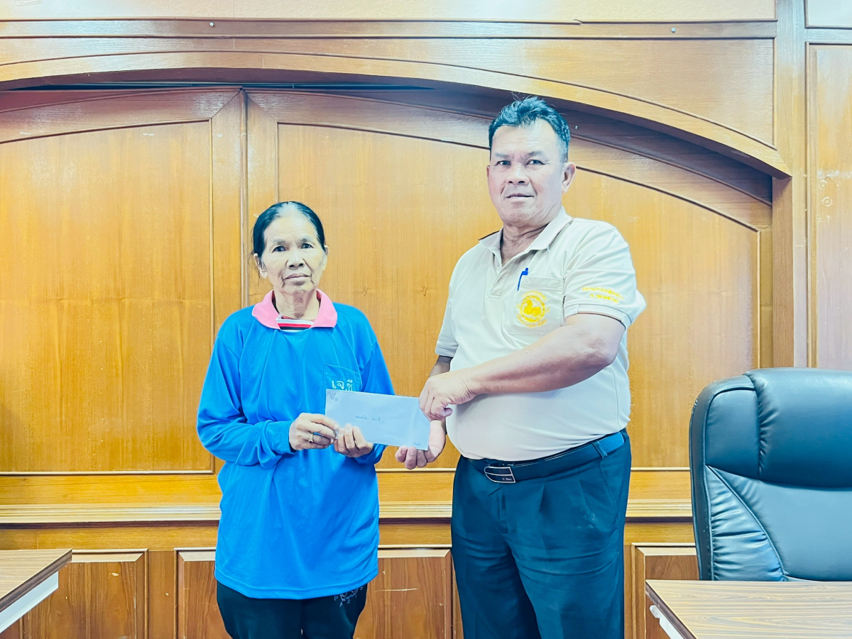 อบต.อุดมทรัพย์ มอบเงินช่วยเหลือผู้ประสบภัยพิบัติกรณีฉุกเฉิน เหตุวาตภัย ประจำปีงบประมาณ พ.ศ.2569