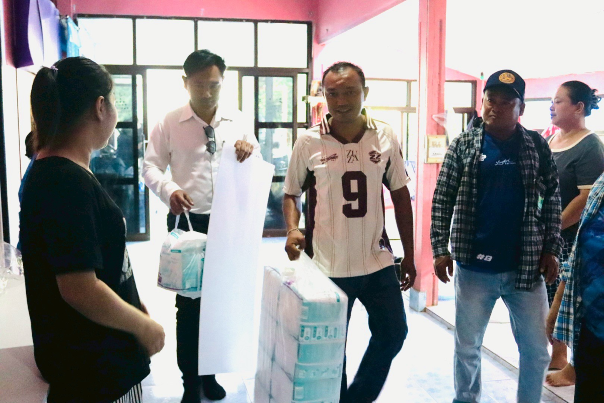 ออกพื้นที่สนับสนุนผ้าอ้อมผู้ใหญ่ แผ่นรองซับสำหรับผู้ป่วยติดเตียง ตามโครงการสนับสนุนงบประมาณหลักประกันสุขภาพระดับตำบลอุดมทรัพย์ ประจำปีงบประมาณ 2569