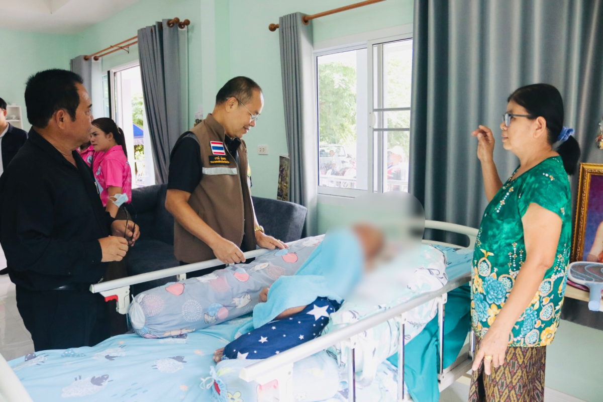 ออกพื้นที่สนับสนุนผ้าอ้อมผู้ใหญ่ แผ่นรองซับสำหรับผู้ป่วยติดเตียง ตามโครงการสนับสนุนงบประมาณหลักประกันสุขภาพระดับตำบลอุดมทรัพย์ ประจำปีงบประมาณ 2569