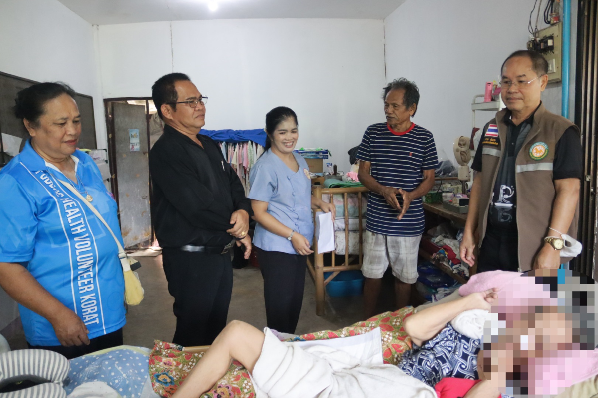 ออกพื้นที่สนับสนุนผ้าอ้อมผู้ใหญ่ แผ่นรองซับสำหรับผู้ป่วยติดเตียง ตามโครงการสนับสนุนงบประมาณหลักประกันสุขภาพระดับตำบลอุดมทรัพย์ ประจำปีงบประมาณ 2569