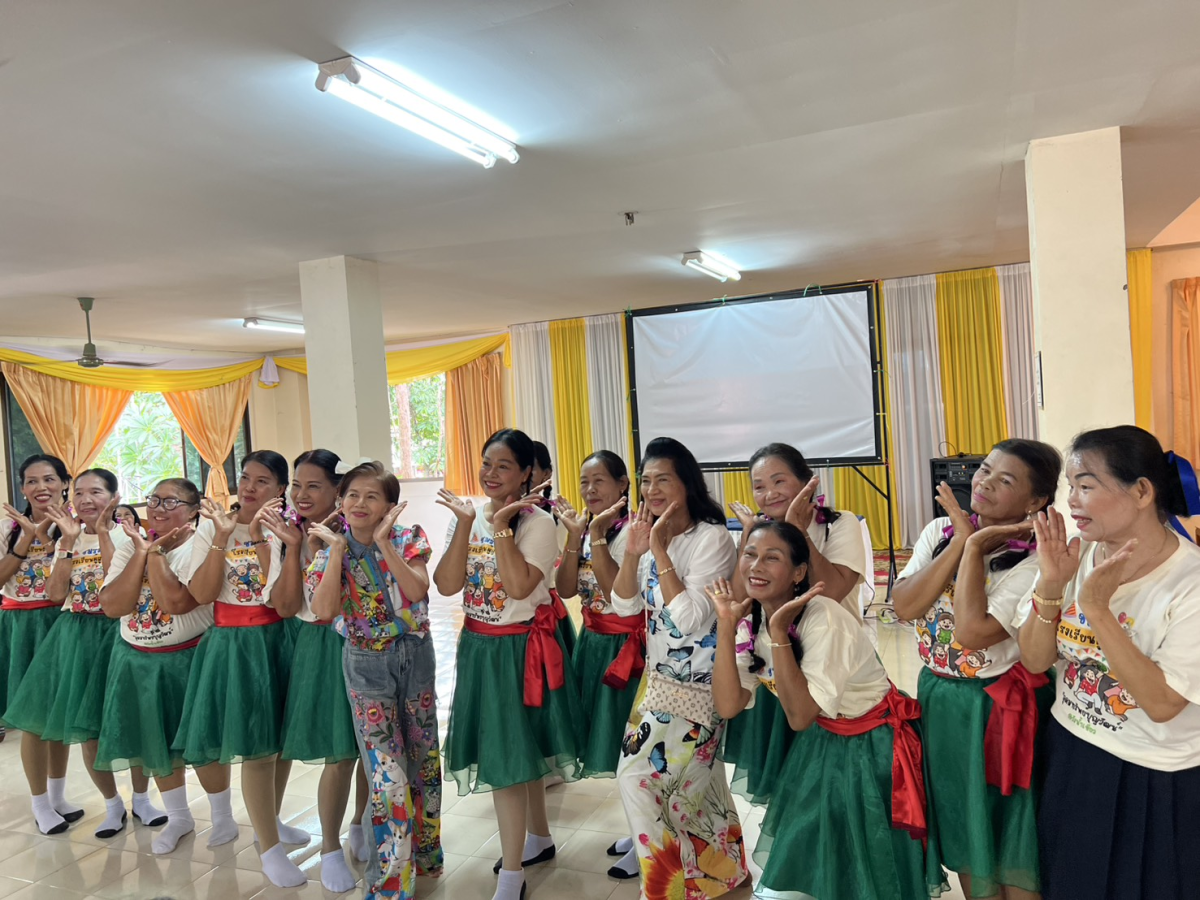 ต้อนรับคณะศึกษาดูงานจากโรงเรียนผู้สูงอายุ เทศบาลตำบลเหมือง จังหวัดชลบุรี