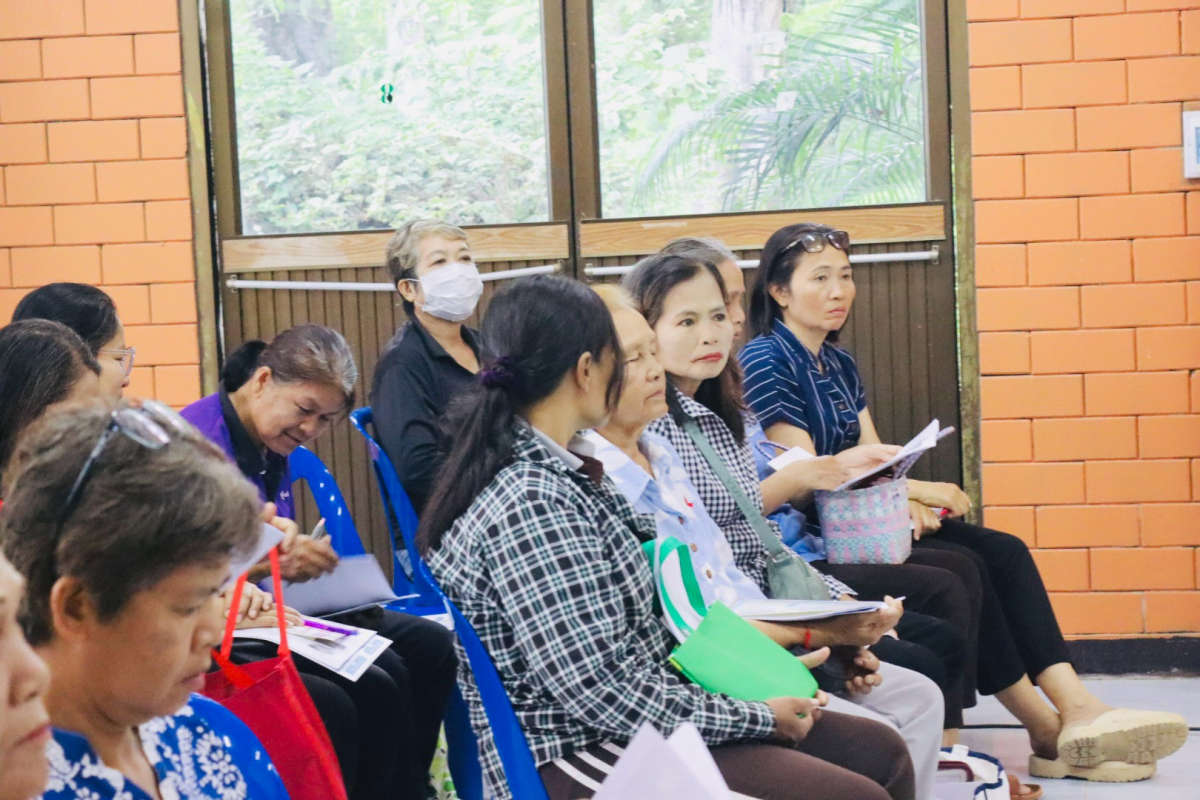 โครงการฝึกอบรมให้ความรู้เรื่องการเพาะขยายพันธุ์พืช 