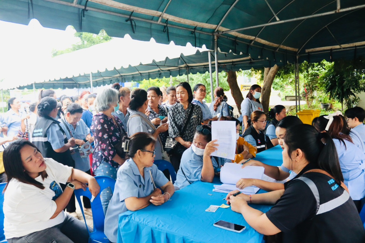 โครงการตรวจคัดกรองมะเร็งเต้านม โดยเครื่องเอกซเรย์เต้านมเคลื่อนที่  ในสตรีกลุ่มเสี่ยงและผู้ด้อยโอกาส และโครงการคัดกรองมะเร็งนรีเวช ประจำปีงบประมาณ 2569 