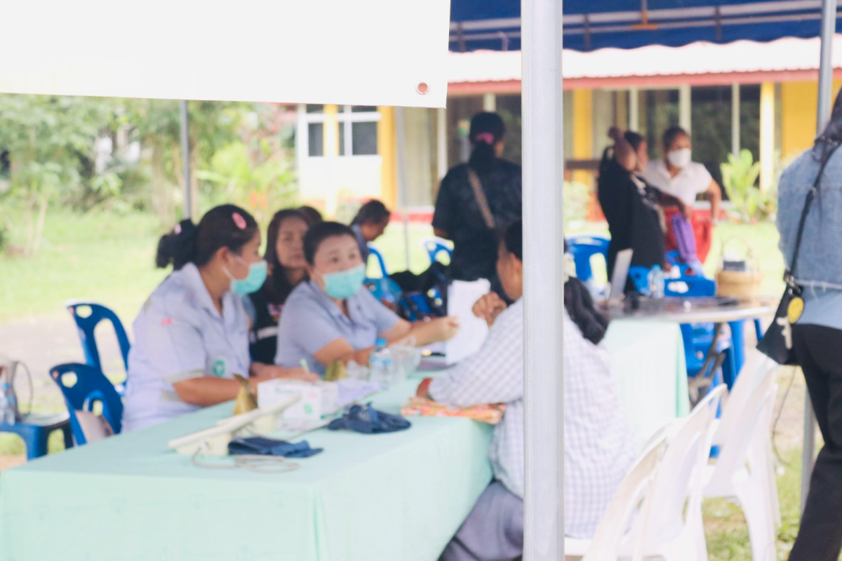 โครงการตรวจคัดกรองมะเร็งเต้านม โดยเครื่องเอกซเรย์เต้านมเคลื่อนที่  ในสตรีกลุ่มเสี่ยงและผู้ด้อยโอกาส และโครงการคัดกรองมะเร็งนรีเวช ประจำปีงบประมาณ 2569 