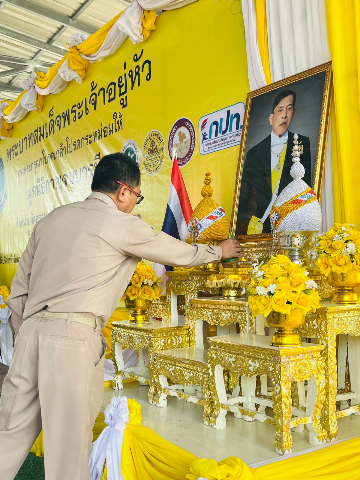 โครงการตรวจคัดกรองมะเร็งเต้านม โดยเครื่องเอกซเรย์เต้านมเคลื่อนที่  ในสตรีกลุ่มเสี่ยงและผู้ด้อยโอกาส และโครงการคัดกรองมะเร็งนรีเวช ประจำปีงบประมาณ 2569 